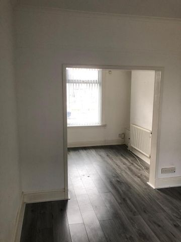 3 bedroom terraced house to rent - Photo 2