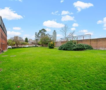 1 Bed Flat, Brook Court, TW8 - Photo 3