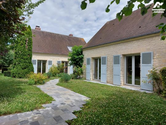 SENLIS - rue Carnot : Villa rénovée offrant de beaux volumes et son jardin arboré - Photo 1