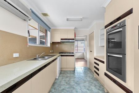 9 Lobelia Court, Blackburn North - Photo 4