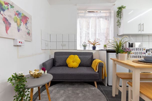 Large Victorian Property near to the vibe of Haringey Green Lanes Room 6 - Photo 1