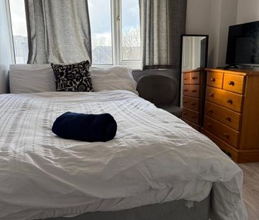 1 Bed Semi-Detached House, Osborne Rd, CR7 - Photo 3