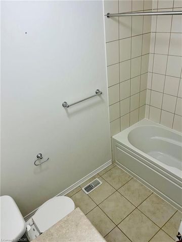 For Lease - 74 Oaktree Drive, Haldimand, Ontario - Photo 4