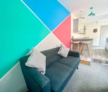 1 bedroom in a house share to rent - Photo 2
