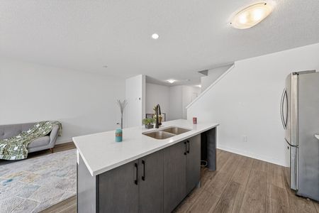 For Lease - 95 Queensbrook Crescent, Cambridge, Ontario - Photo 4