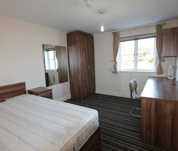 5 bedroom flat to rent - Photo 4