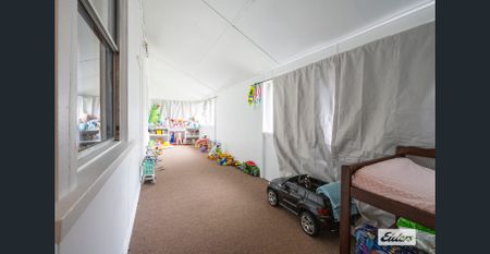 Central, Double Storey Family Home - Photo 4