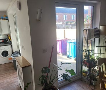 Room in a Shared House, Laburnum Road, L7 - Photo 3