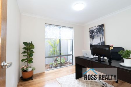 LUXURY LIVING IN PRIME LOCATION! - Photo 3