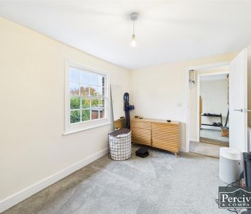 3 bedroom semi-detached house to rent - Photo 3