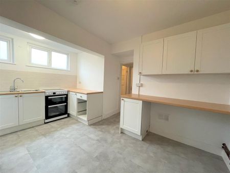 2 bedroom semi-detached house to rent - Photo 5