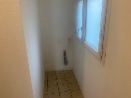 Location Appartement 1 pièce 25m² MONTREVEL EN BRESSE 01340 - Photo 4