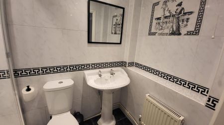 4 bedroom house of multiple occupation to rent - Photo 3