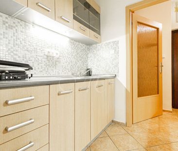 METROPOLITAN │Priestranný zariadený 3i byt blízko centra – Fotografia 1