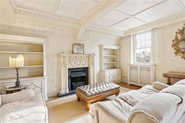 3 bedroom flat to rent - Photo 1