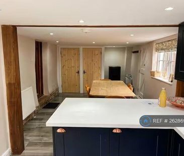 2 bedroom semi-detached house to rent - Photo 6