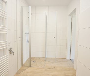 Schickes Wannenbad mit Dusche I Aufzug & Balkon - Foto 4