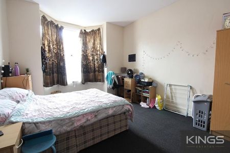3 bedroom ground floor flat to rent - Photo 3