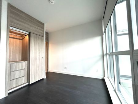 For Lease - 68 Esther Shiner Boulevard, Toronto, Ontario - Photo 2