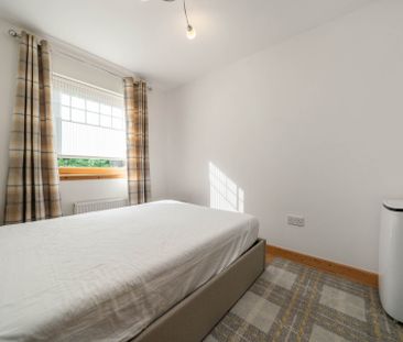 Price £1,150 pcm - Available Now - Furnished - Photo 3