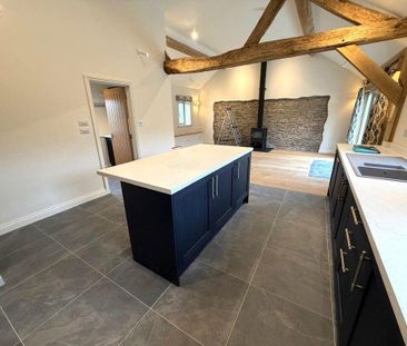 2 bedroom barn conversion to rent - Photo 2