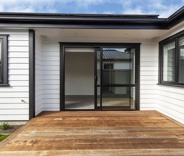 Near New Spacious 2 Bedroom Townhouse! - Photo 6