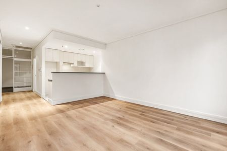 Instant Appeal In Prime Location - Photo 2