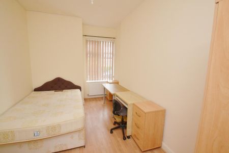 6 bedroom terraced house to rent - Photo 3