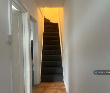 4 bedroom terraced house to rent - Photo 1