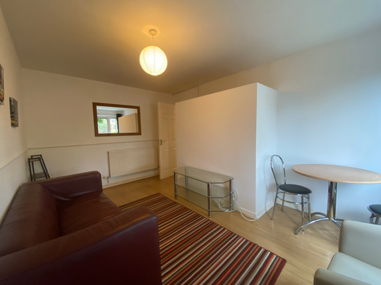 3 bedroom apartment to rent Rednal House, 102 Greetham Street, Southsea, PO5 - Photo 1