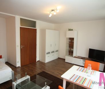 Ruhiges lichtdurchflutetes Apartment mit moderner Möblierung - Photo 1