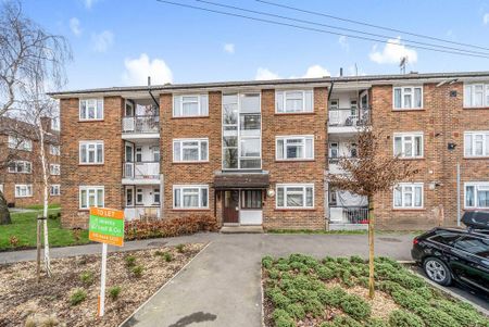 3 bedroom flat to rent - Photo 4