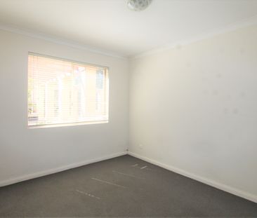 Spacious two-bedroom apartment conveniently located near Wentworthv... - Photo 2