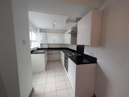 2 bedroom terraced house to rent - Photo 4