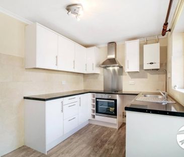 2 bedroom end of terrace house to rent - Photo 5