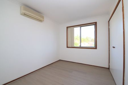 Two Storey Four Bedroom Family Home - Photo 2