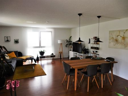 Family-friendly 5.5-room apartment in Courgevaux! - Photo 2