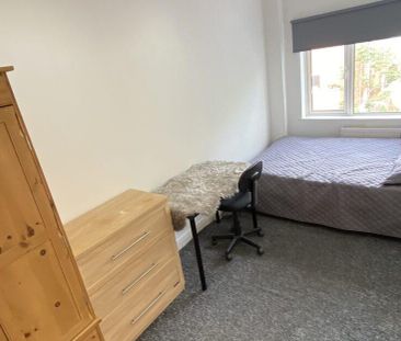 7 bedroom semi-detached house to rent - Photo 3