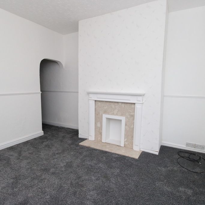 To Let 2 Bed Mid Terraced House - Photo 1