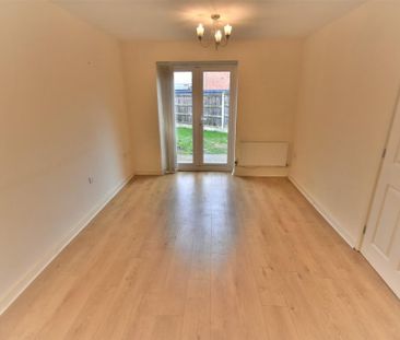 3 bedroom semi-detached house to rent - Photo 1