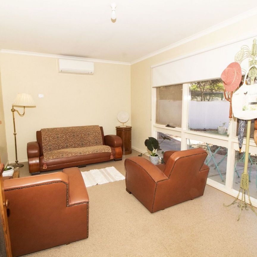 Cosy Family Home - Photo 1