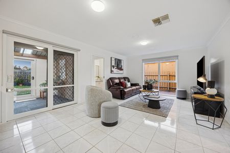 Big-Hearted Family Living in the Heart of it All - Photo 4