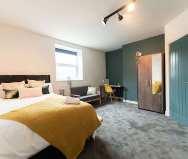 😁 Modern HMO in a great location 😁 Room 3 - Photo 2
