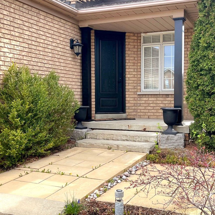 For Lease - 401 Cranston Park Avenue, Vaughan, Ontario - Photo 1