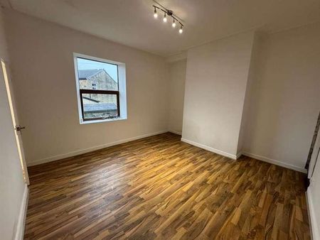 Moulson Terrace, Denholme, Bradford, BD13 - Photo 2