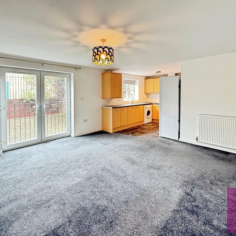 2 bedroom flat to rent - Photo 1