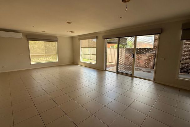 3 BEDROOM HOME IN KIALLA ! - Photo 1