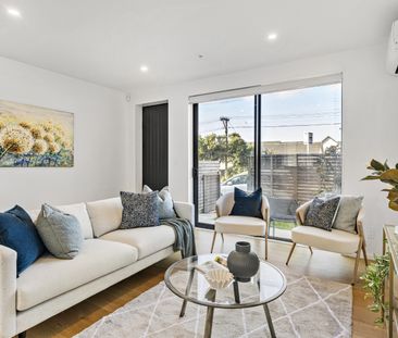 MODERN ARCHITECTURALLY DESIGNED TOWNHOUSE - Photo 4