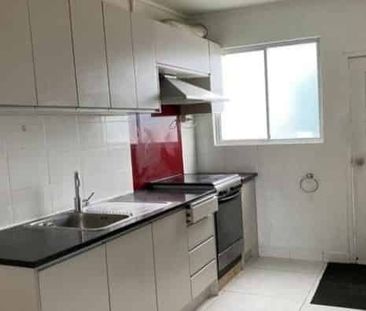 3 bedroom townhouse - Photo 2