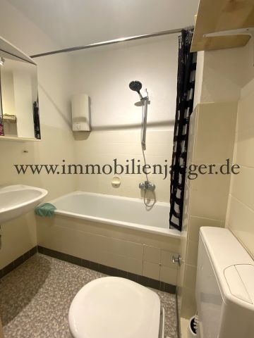 Glashütte - gepflegte Wohnanlage - großzügige Dachwohnung mit Küche, Holzparkett, Wannenbad, 3.OG - Foto 5